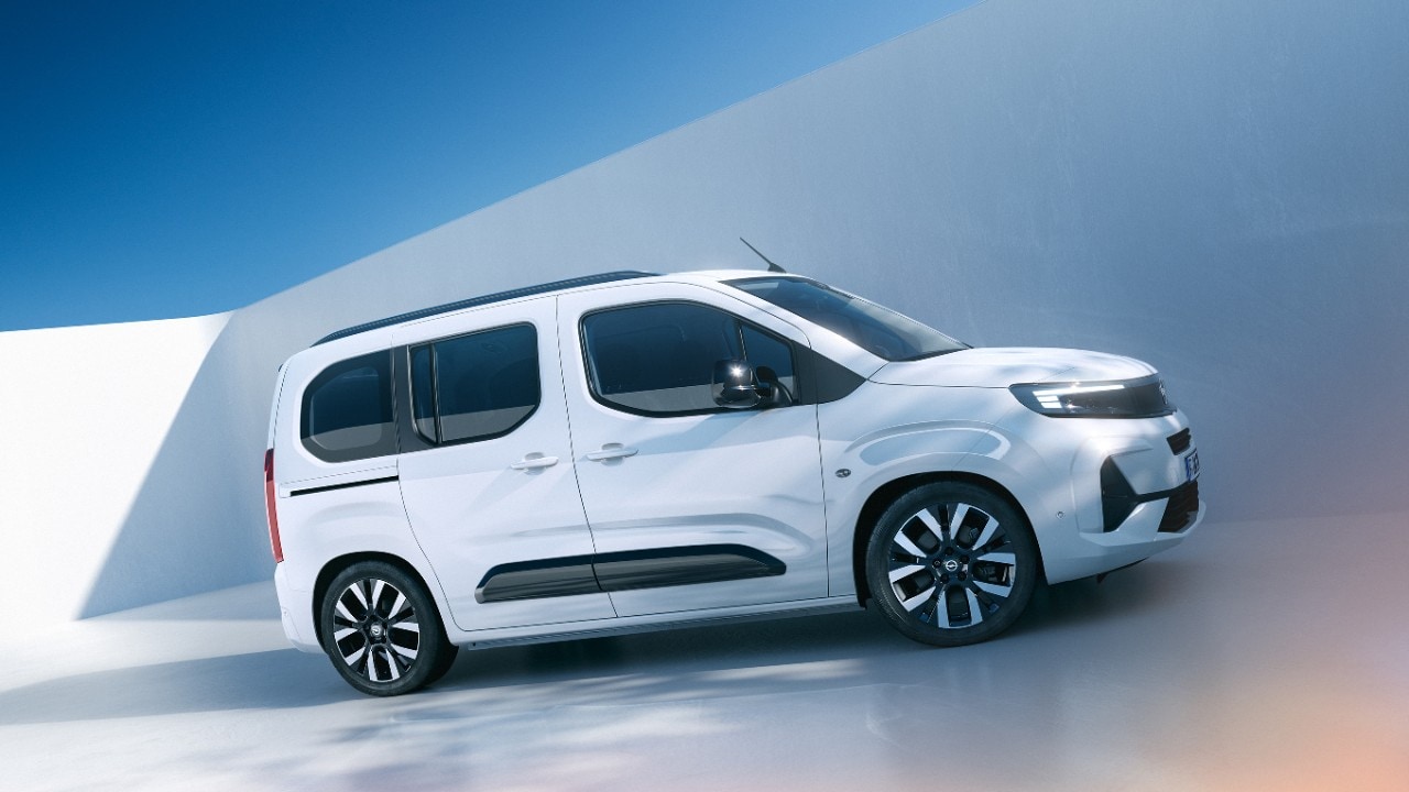 Nový Opel Combo Electric - Boční pohled