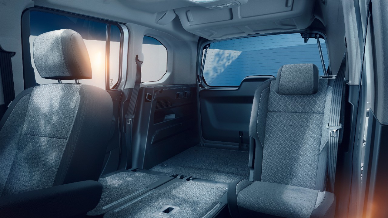 Interior view of the Opel Combo with folding seats